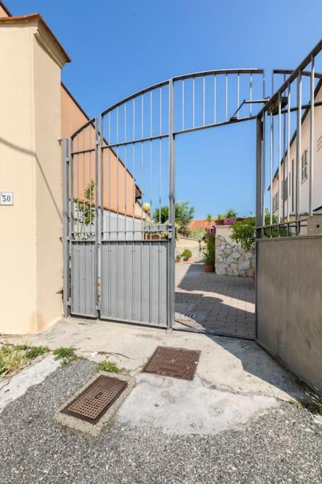 Apartamento Casa “Oasi Del Mare” Livorno Exterior foto
